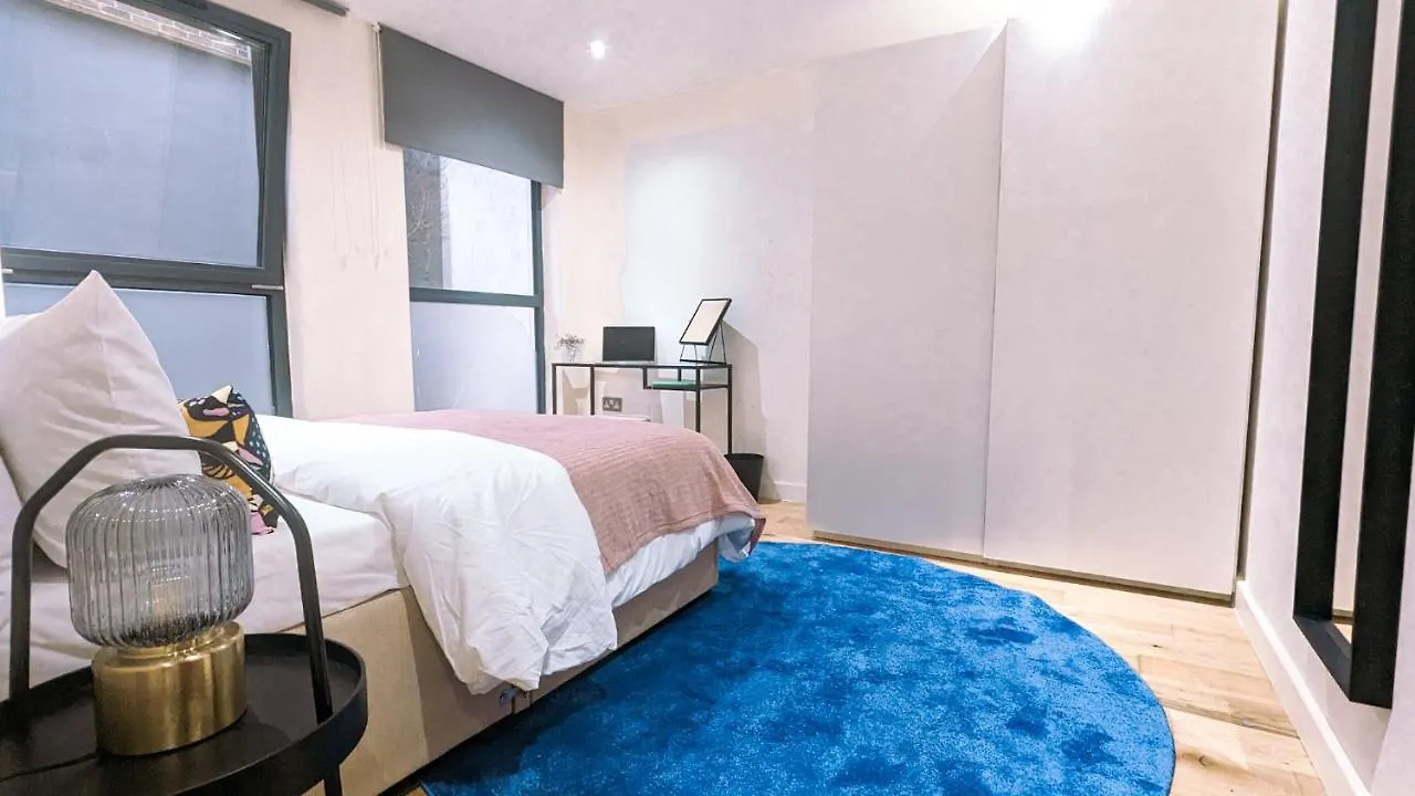Spacious Apartment In Trendy Hackney London