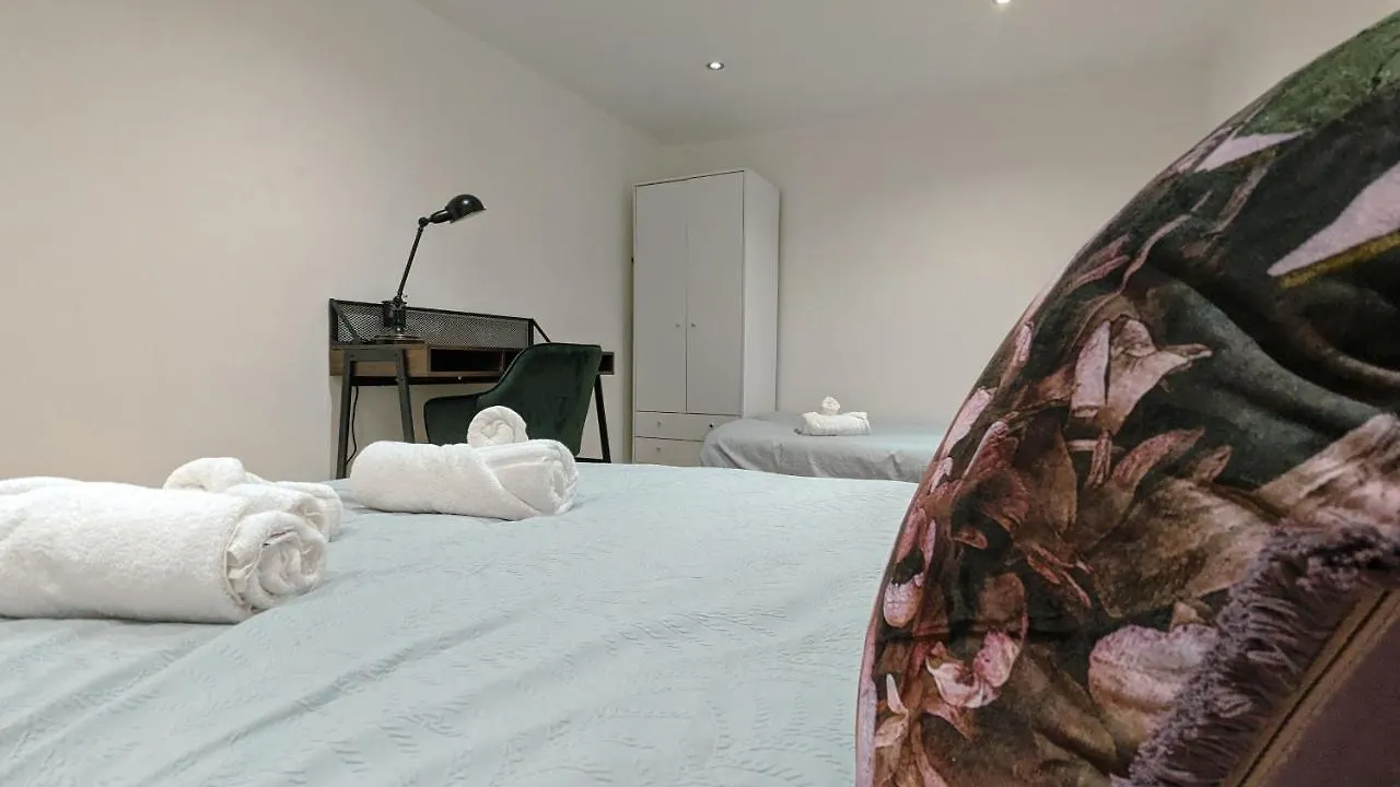 Spacious Apartment In Trendy Hackney London
