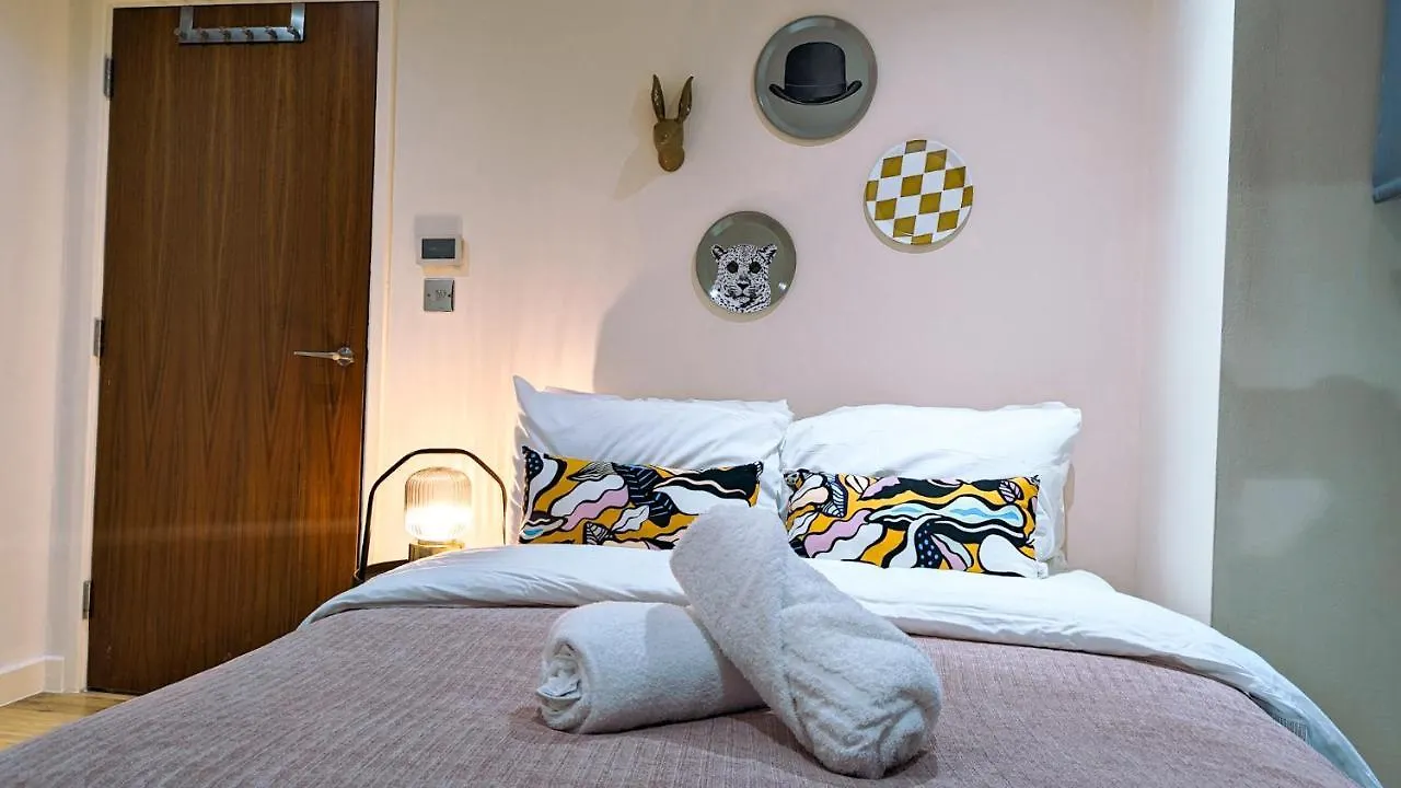 Spacious Apartment In Trendy Hackney London