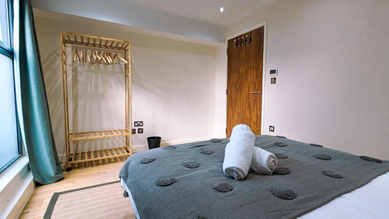 Spacious Apartment In Trendy Hackney London