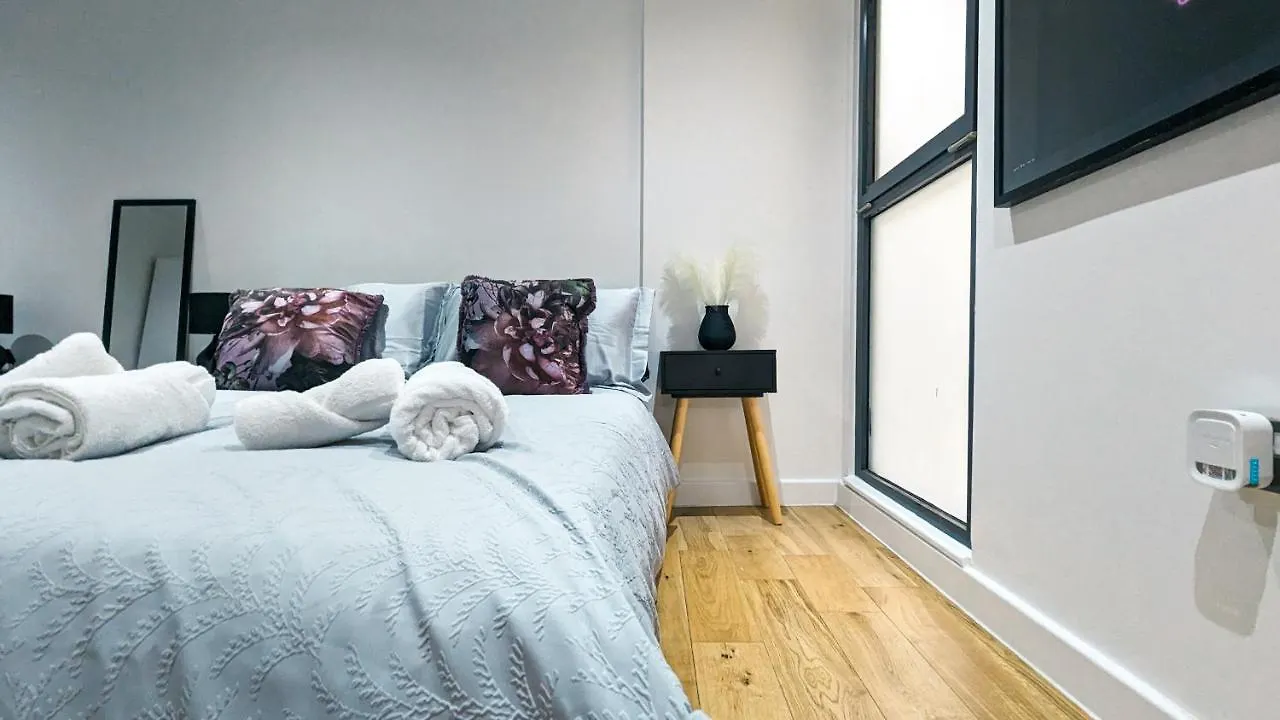 Spacious Apartment In Trendy Hackney London